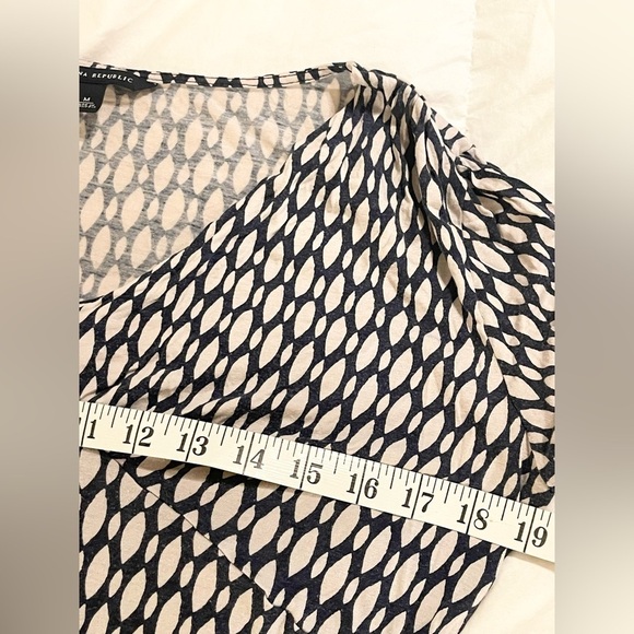 Banana Republic Women’s Black & Cream Long Sleeve Top | Size M - Picture 6 of 8